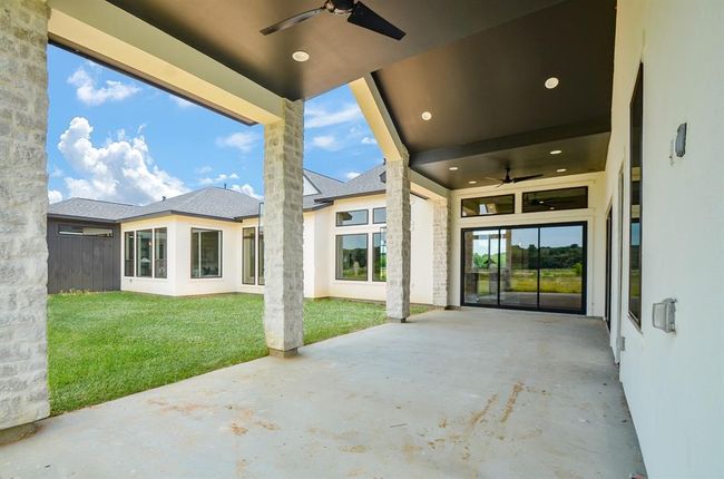 Back Patio. | Image 8