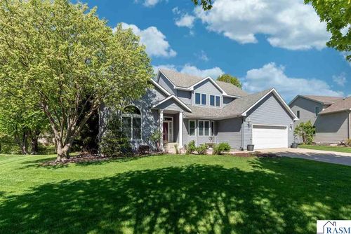 2153 Peregrine Lane, North Mankato, MN, 56003 | Card Image