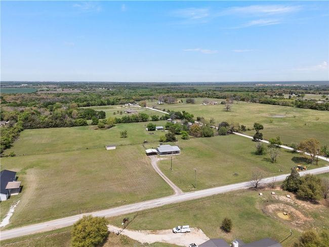 917 Farney Rd, House other with 3 bedrooms, 2 bathrooms and 2 parking in Lorena TX | Image 38