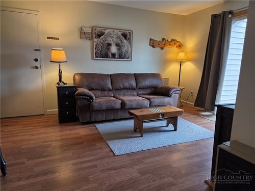 4301-301 Pinnacle Inn Rd, Beech Mountain, NC, 28604-7478 | Card Image
