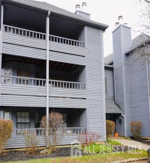 809 Woodhaven Dr, Edison, NJ, 08817-3772 | Card Image