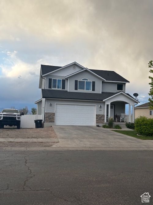 392 W 3775 S, Vernal, UT, 84078-4795 | Card Image