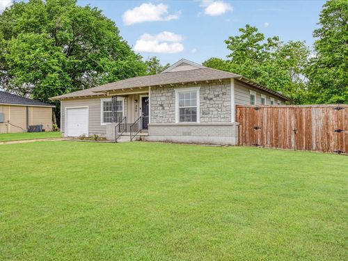 208 W Evans Ave, Bonham, TX, 75418-2521 | Card Image