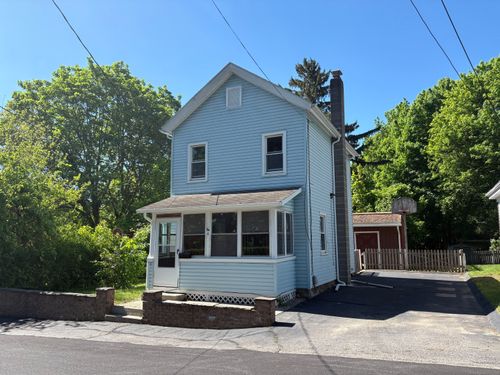 4 Cherry St, Pawcatuck, CT, 06379-1629 | Card Image