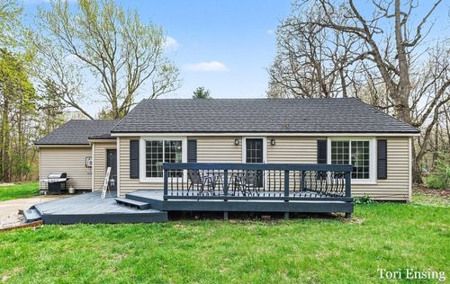 8349 Fletcher Rd, Greenville, MI, 48838-9704 | Card Image