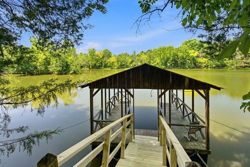 100 Breeze Inn Rd, Castalian Springs, TN, 37031-5608 | Card Image