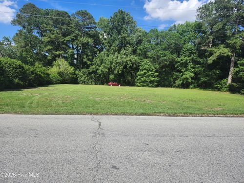 102 Forest Drive, Clinton, NC, 28328 | Card Image