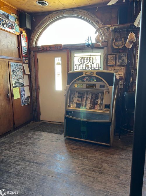 111 E Madison St, Mount Ayr, IA, 50854-1628 | Card Image