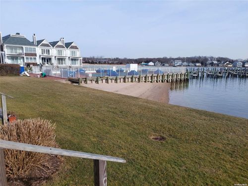 10-10 Stirling Cv, Greenport, NY, 11944-1460 | Card Image