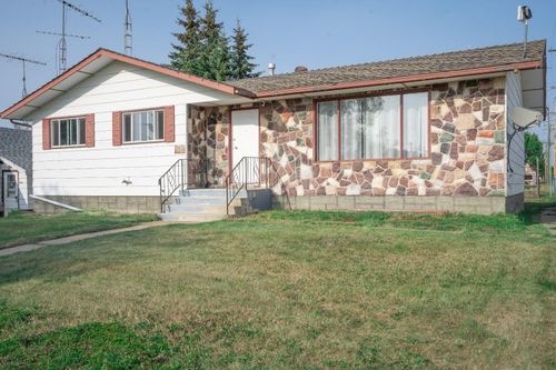 5011 51st Ave Scott, Bashaw, AB, T0B0H0 | Card Image