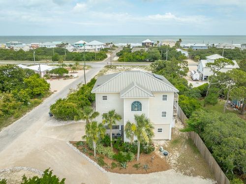 800 W Pine Ave, Saint George Island, FL, 32328-2522 | Card Image