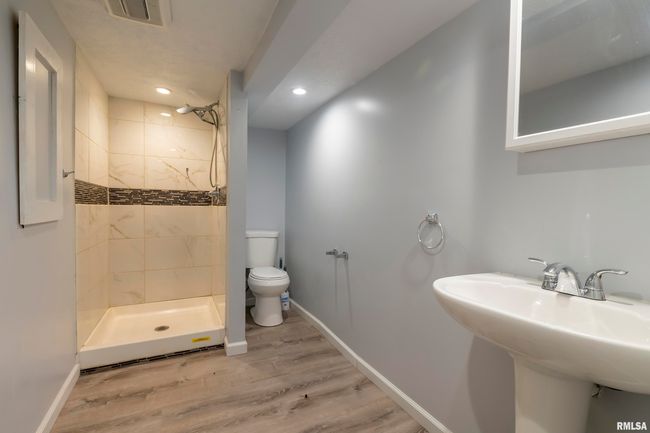 405 E Poplar St, House other with 4 bedrooms, 2 bathrooms and null parking in West Frankfort IL | Image 17