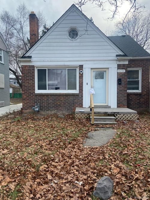 15238 Seymour St, Detroit, MI, 48205-3554 | Card Image