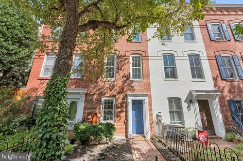 818 Independence Ave Se, WASHINGTON, DC, 20003-1316 | Card Image