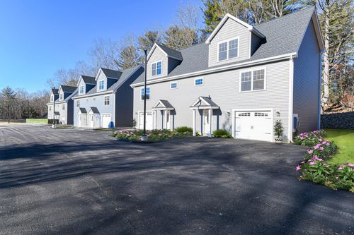 2 Delphi Way, Londonderry, NH, 03053 | Card Image