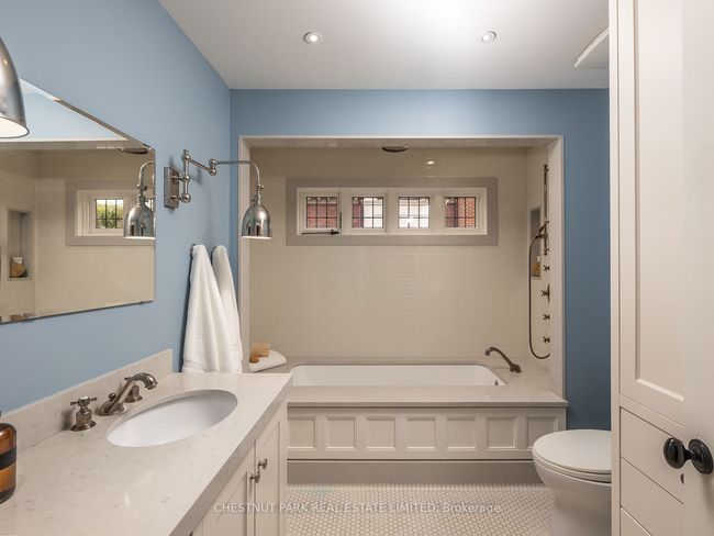 77 Chestnut Park Rd, House other with 6 bedrooms, 5 bathrooms and 2 parking in Toronto ON | Image 20