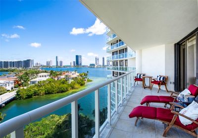 904 - 4000 Island Blvd, Condo with 2 bedrooms, 2 bathrooms and null parking in Aventura FL | Image 2