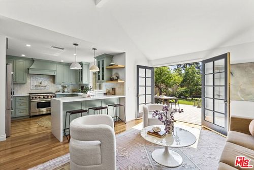 744 New York Dr, Altadena, CA, 91001-3020 | Card Image