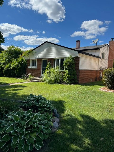 Berry St, Westland, MI 48186