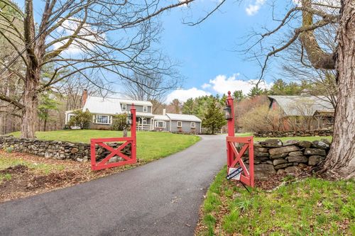 76 English Range Rd, Derry, NH, 03038-5400 | Card Image