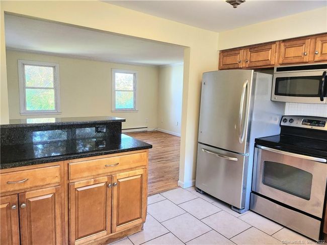 APT-1 - 66 Long Meadow Hill Rd, Condo with 2 bedrooms, 1 bathrooms and null parking in Brookfield CT | Image 4