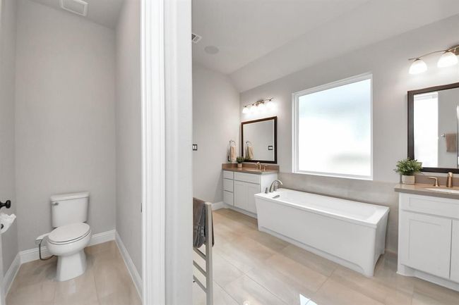 Primary Bathroom | Image 47