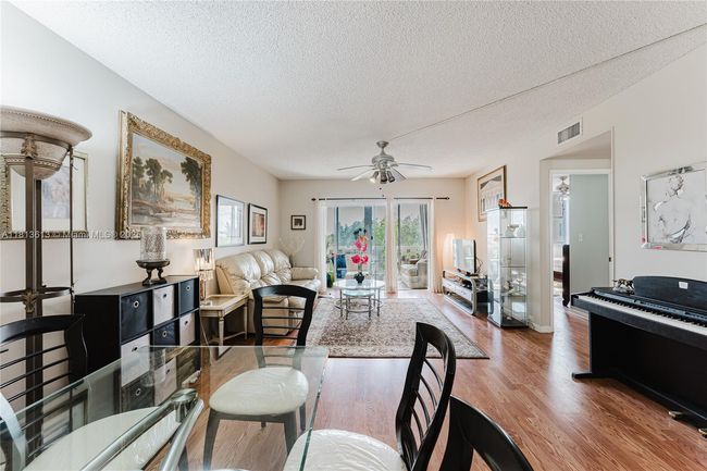 APT-505 - 4330 Hillcrest Dr, Condo with 1 bedrooms, 2 bathrooms and null parking in Hollywood FL | Image 4