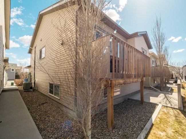 1122 Keystone Rd W, Home with 2 bedrooms, 2 bathrooms and 2 parking in Lethbridge AB | Image 24