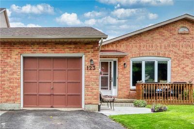 123 Stoney Brook Cres, Home with 3 bedrooms, 2 bathrooms and 3 parking in Saint Catharines ON | Image 2