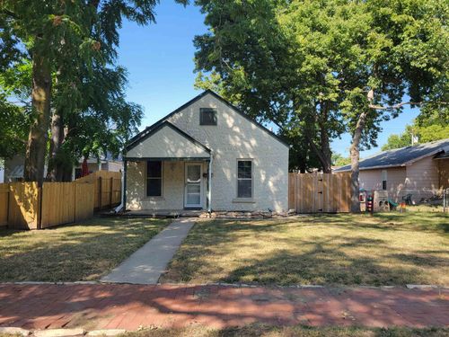 413 E 7th St, Concordia, KS, 66901-3007 | Card Image