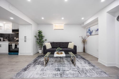 bsmt-339 Fleetwood Dr, Oshawa, ON, L1K3G2 | Card Image