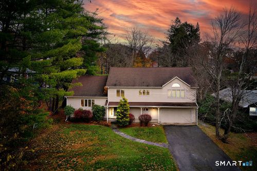 66 Wynn Wood Dr, Fairfield, CT, 06825-1231 | Card Image