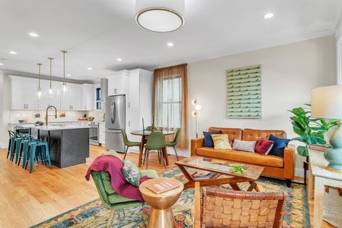 37 Landy Ave, Northampton, MA, 01062-1903 | Card Image