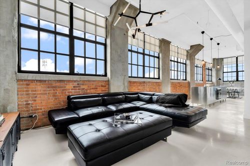 apt-703-6533 E Jefferson Ave, Detroit, MI, 48207-4366 | Card Image