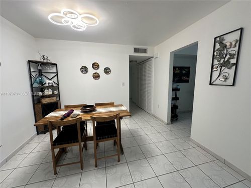 305-9440 W Flagler St, Miami, FL, 33174-2041 | Card Image