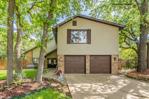 3008 Glenwood Ct, Bedford, TX, 76021-3807 | Card Image