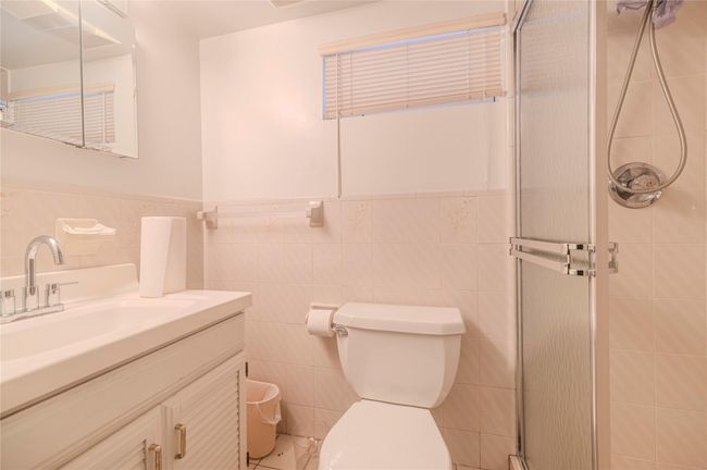Bsmt Bathroom wa stall shower | Image 23