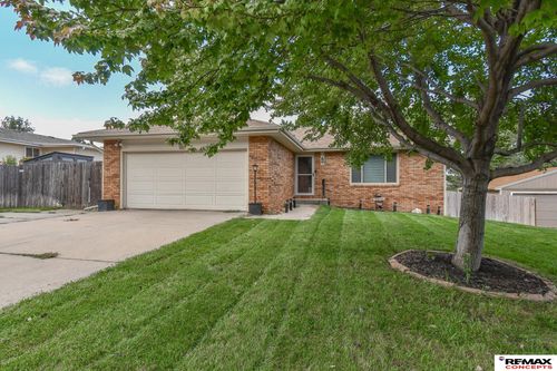5214 English Dr, Lincoln, NE, 68516-3219 | Card Image