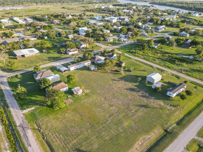 958 Wightman St, House other with 3 bedrooms, 2 bathrooms and null parking in Matagorda TX | Image 8