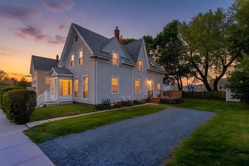 17 Lothrop St, Plymouth, MA, 02360-4018 | Card Image