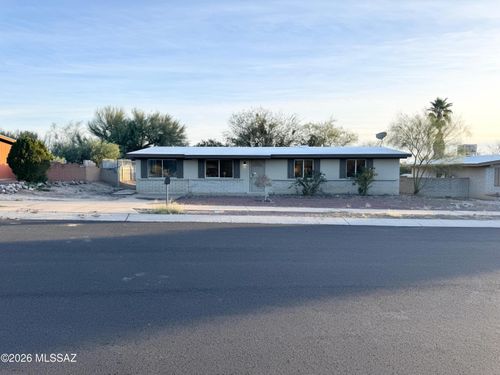 9670 E Burnett Street, Tucson, AZ, 85730 | Card Image