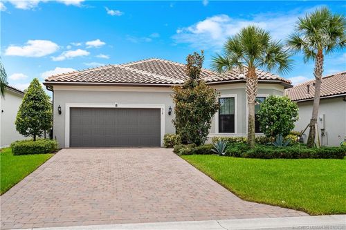 518 Se Crathes St, Port Saint Lucie, FL, 34984-8405 | Card Image