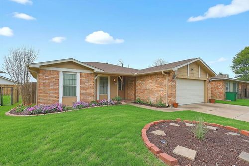 11810 Mosscrest Dr, Houston, TX, 77048-2545 | Card Image
