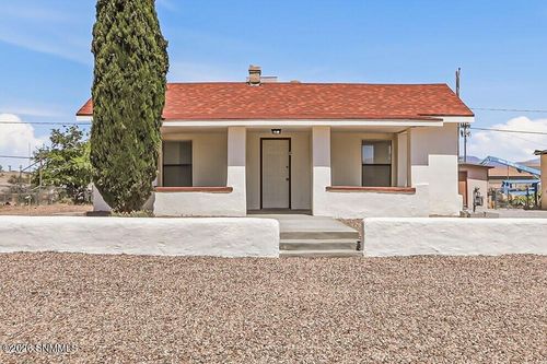 3201 Oak Street, Las Cruces, NM, 88005 | Card Image