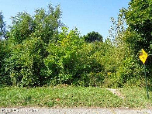 2143 Helen St, Detroit, MI, 48207-3620 | Card Image