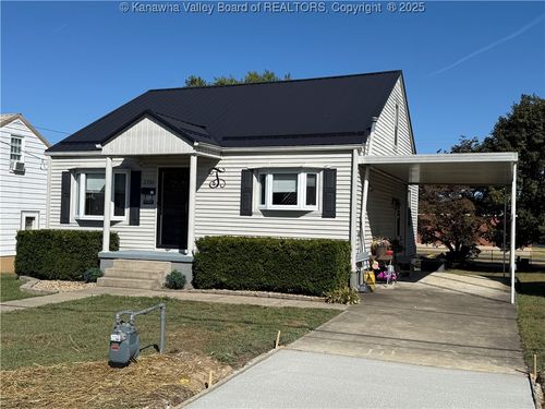 2702 Lincoln Ave, Point Pleasant, WV, 25550-1623 | Card Image