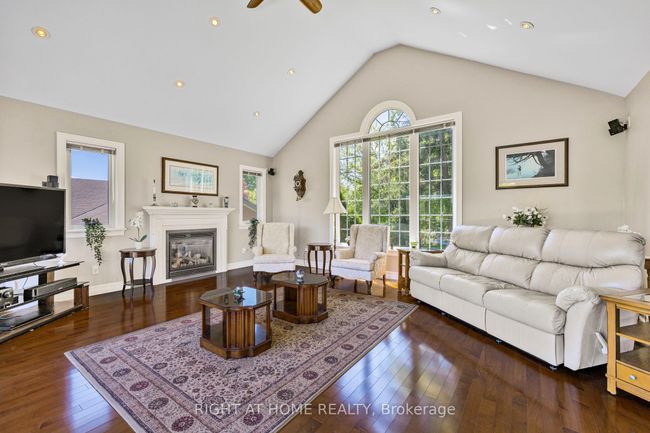 42 Valleyview Rd, House other with 5 bedrooms, 2 bathrooms and 6 parking in Brampton ON | Image 13
