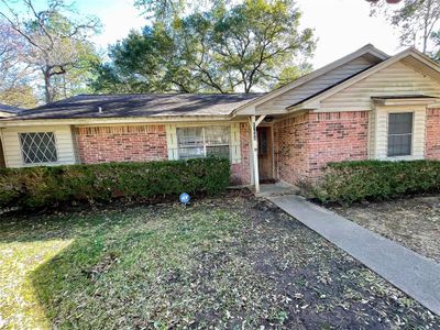 27094 N Pinewood Drive, House other with 3 bedrooms, 2 bathrooms and null parking in Hockley TX | Image 1