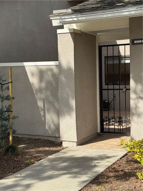 unit-819c-8566 Trinity Cir, Huntington Beach, CA, 92646-5650 | Card Image