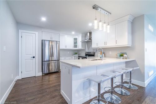 38 Bordeaux Place, Chatham, ON, N7M0S4 | Card Image
